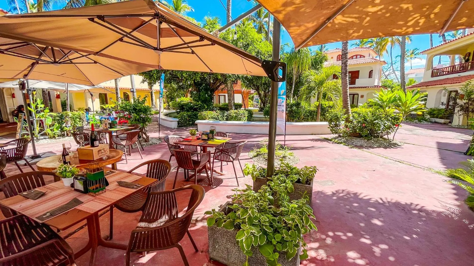 SUN&SAND Caribbean FUN&LOVE Del Mar STUDIOS BEACH CLUB & SPA Пунта-Кана 5*,